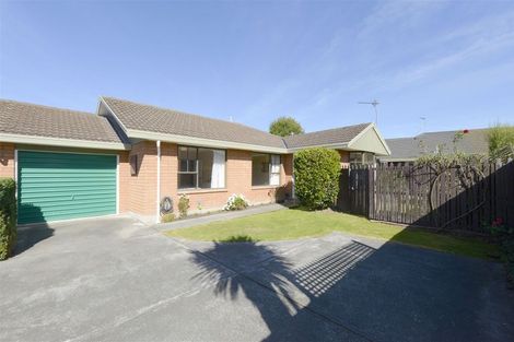 Photo of property in 2/45 Westgrove Avenue, Avonhead, Christchurch, 8042