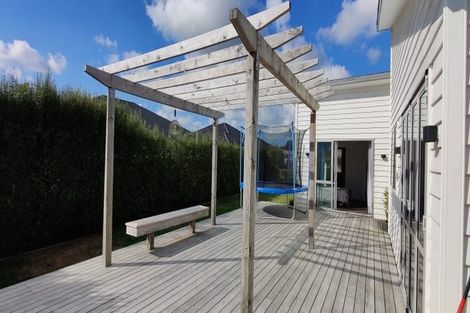 Photo of property in 17 Kuawa Drive, Kumeu, 0810