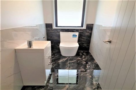 Photo of property in 3 Frederick Place, Whalers Gate, New Plymouth, 4310