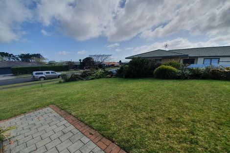 Photo of property in 60 Elsie Drive, Waiuku, 2123