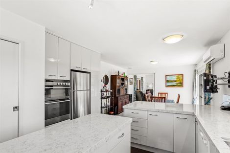 Photo of property in 10 Tatyana Place, Massey, Auckland, 0614