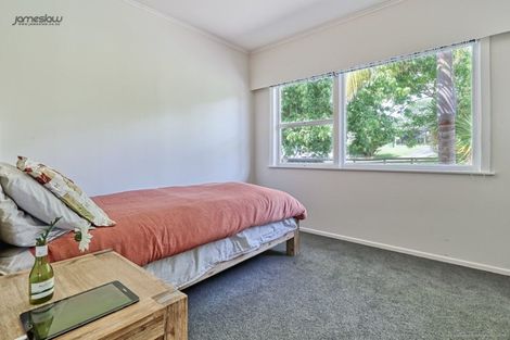 Photo of property in 140 Edmonton Road, Te Atatu South, Auckland, 0610