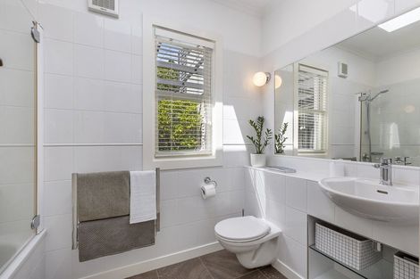 Photo of property in 7 Burnham Street, Seatoun, Wellington, 6022