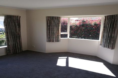 Photo of property in 6 Carisbrooke Street, Aranui, Christchurch, 8061