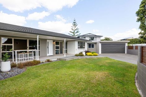 Photo of property in 9 Grassy Downs Place, St Andrews, Hamilton, 3200