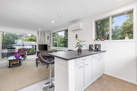 Photo of property in 2/10 Abbeygate Street, Birkdale, Auckland, 0626