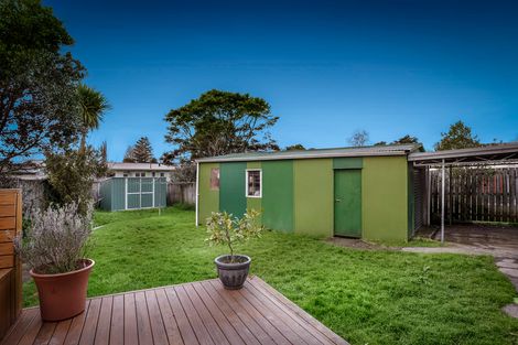 Photo of property in 13 Pendlebury Street, Green Bay, Auckland, 0604