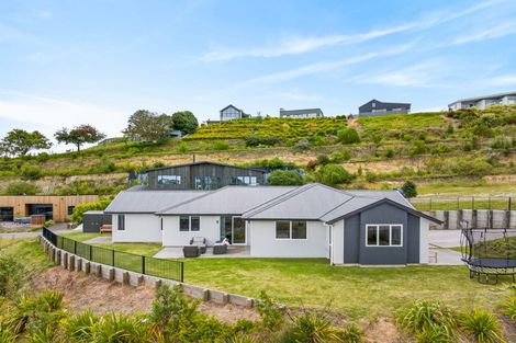 Photo of property in 77 Oak Road, Poraiti, Napier, 4112