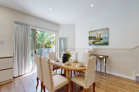 Photo of property in 39 Scarlet Oak Drive, Schnapper Rock, Auckland, 0632