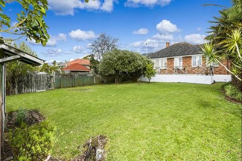 Photo of property in 78a Lake Road, Narrow Neck, Auckland, 0624