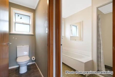 Photo of property in 34 Coniston Avenue, Te Atatu South, Auckland, 0610