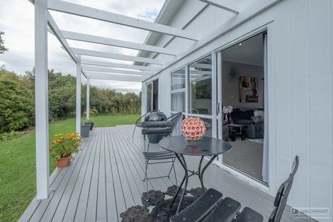 Photo of property in 18 Castle Street, Eltham, 4322