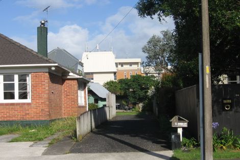 Photo of property in 2/32 Bonnie Brae Road, Meadowbank, Auckland, 1072