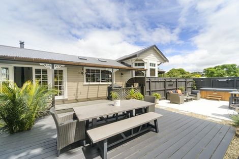 Photo of property in 5 Queen Street, Feilding, 4702
