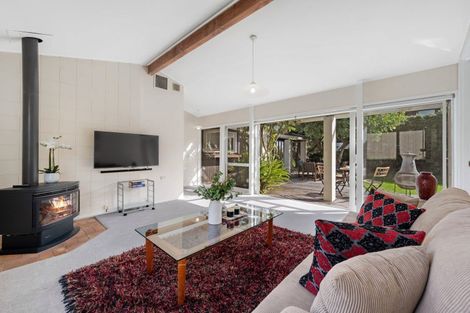 Photo of property in 13 Tyrian Close, Half Moon Bay, Auckland, 2012