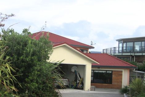 Photo of property in 8 Bury Grove, Strathmore Park, Wellington, 6022