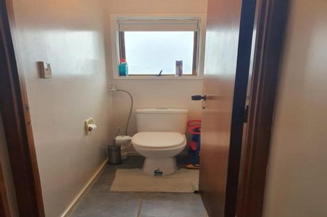 Photo of property in 60 Strid Road, Te Atatu South, Auckland, 0610