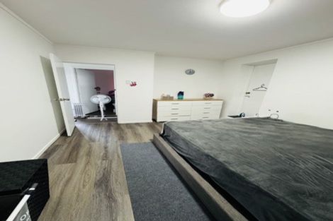 Photo of property in 671 East Coast Road, Browns Bay, Auckland, 0630