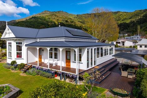 Photo of property in 55 Main Rd Havelock, Havelock, 7100