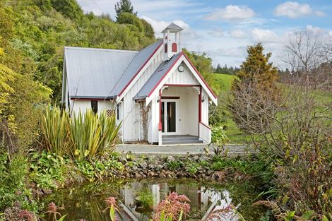 Photo of property in 59 Chamberlain Road, Bombay, 2675