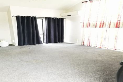 Photo of property in 74 Hetherington Road, Ranui, Auckland, 0612