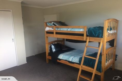 Photo of property in 32 Misty Valley Drive, Henderson, Auckland, 0612