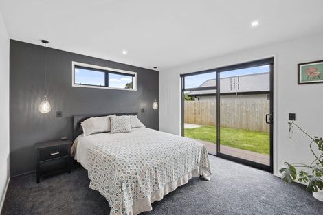 Photo of property in 8a Aderman Place, Hurworth, New Plymouth, 4310