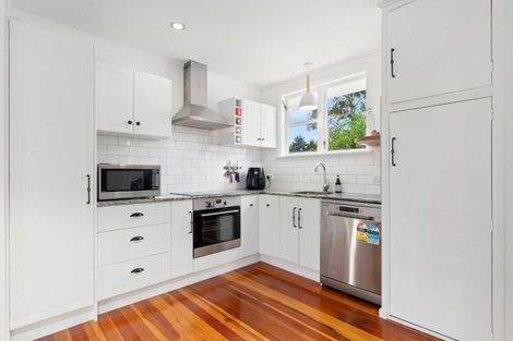 Photo of property in 3 Farringdon Street, Glen Innes, Auckland, 1072