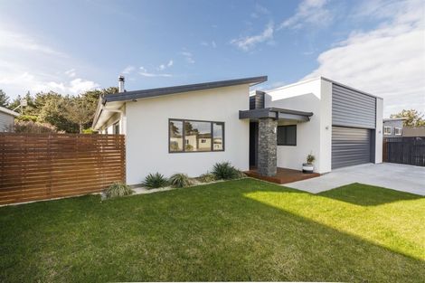 Photo of property in 28 Sandown Avenue, Himatangi Beach, Foxton, 4891