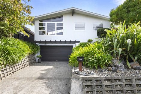 Photo of property in 10 Wikiriwhi Crescent, Awapuni, Palmerston North, 4412