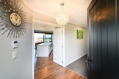 Photo of property in 23 Silicon Way, Fitzherbert, Palmerston North, 4410