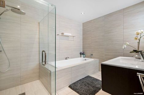 Photo of property in 1/19 Channel View Road, Campbells Bay, Auckland, 0630