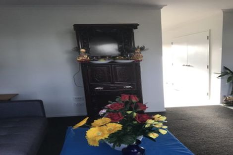 Photo of property in 1 Beardmore Lane, Papakura, 2110