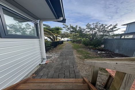 Photo of property in 22 Beihlers Road, Weymouth, Auckland, 2103