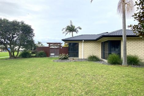 Photo of property in 36 Matemuri Drive, Papamoa Beach, Papamoa, 3118