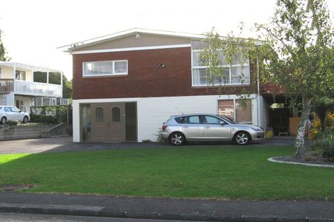 Photo of property in 68 Tiroroa Avenue, Te Atatu South, Auckland, 0610