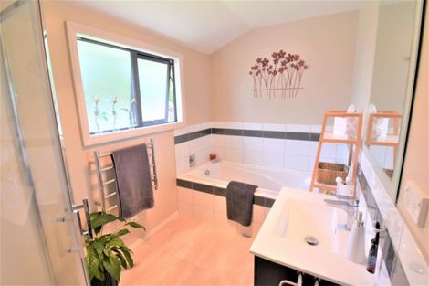 Photo of property in 372 Arapaepae Road South, Levin, 5571