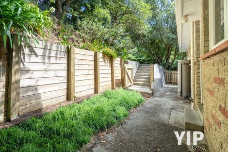 Photo of property in 74 Newlands Road, Newlands, Wellington, 6037