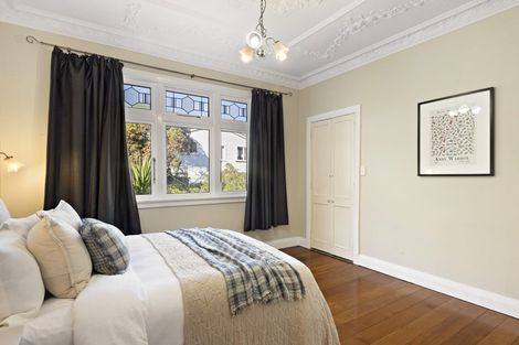 Photo of property in 15 Oku Street, Island Bay, Wellington, 6023