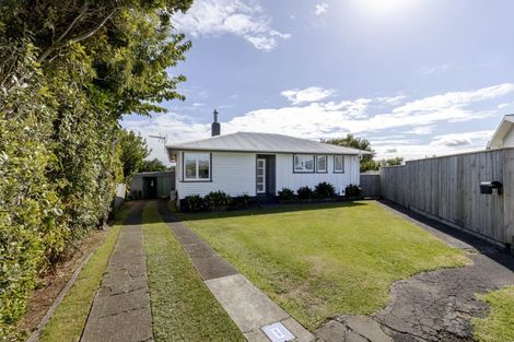 Photo of property in 10 Holford Street, Westown, New Plymouth, 4310