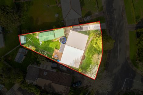 Photo of property in 13 Pendlebury Street, Green Bay, Auckland, 0604