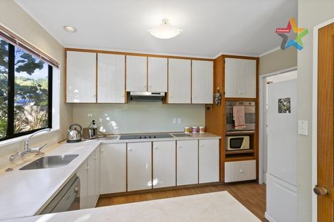 Photo of property in 4 Alanbrooke Place, Karori, Wellington, 6012