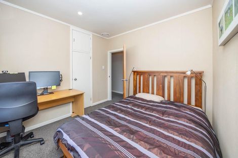 Photo of property in 20 Oxford Street, Fairfield, Hamilton, 3214