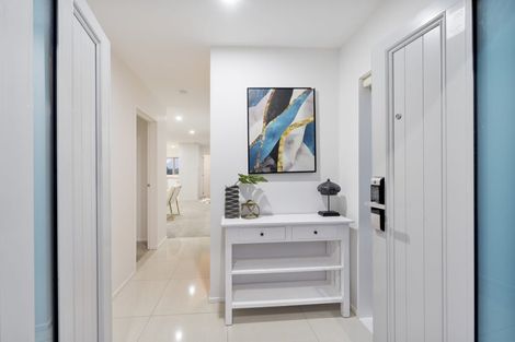 Photo of property in 2 Dhaka Lane, Ranui, Auckland, 0612