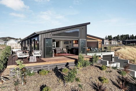 Photo of property in 9 Mcneil Crescent, Wanaka, 9305