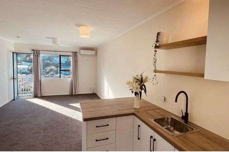 Photo of property in 2/90 Toi Toi Street, Toi Toi, Nelson, 7010