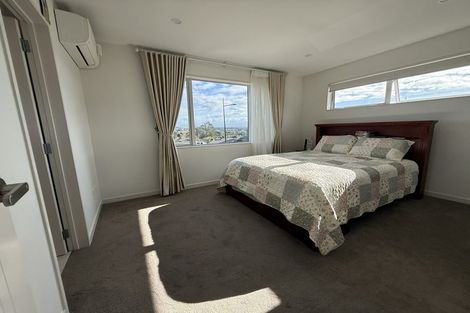 Photo of property in 25 Reserva Crescent, Kumeu, 0810