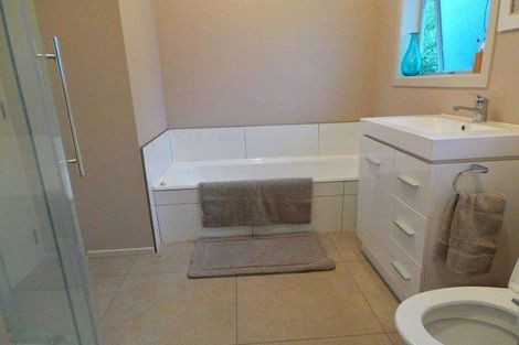 Photo of property in 6 Windsor Place, Levin, 5510