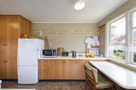 Photo of property in 8 Montrose Place, Takaro, Palmerston North, 4412