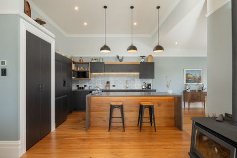 Photo of property in 5 Taranaki Street, Picton, 7220